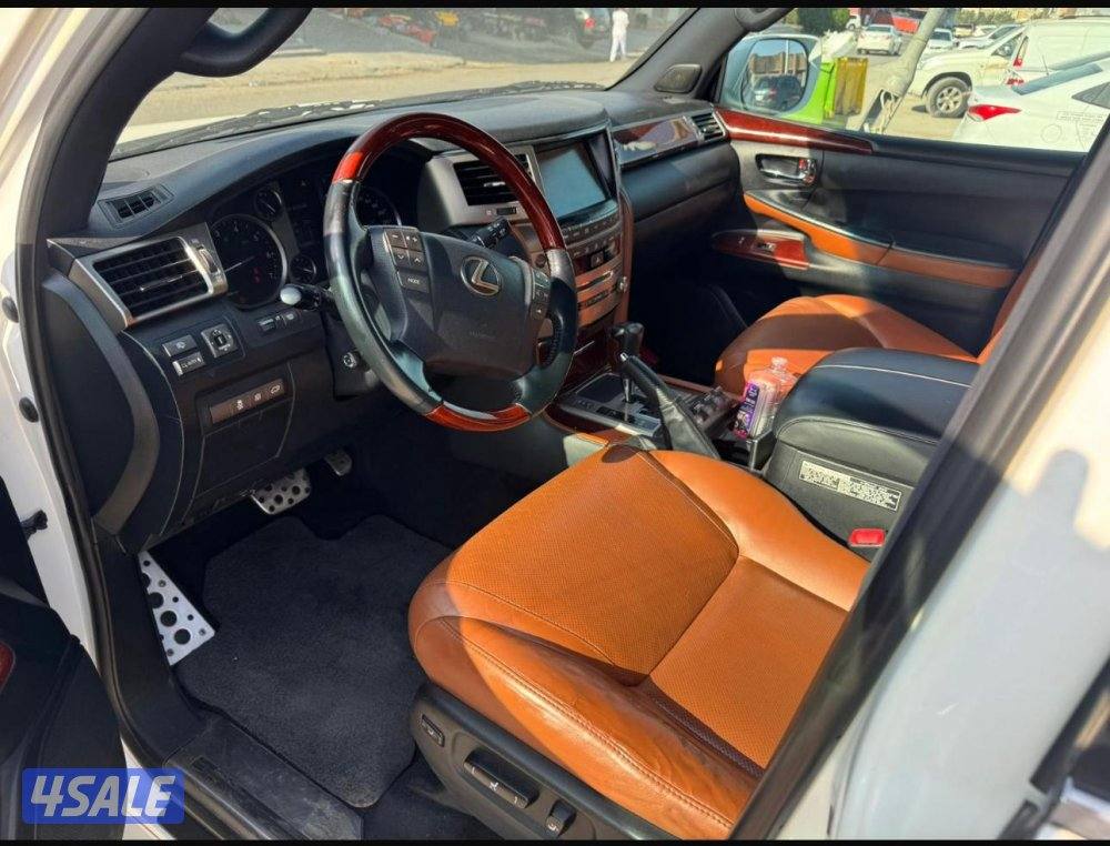 لكزس LX570 ٢٠١٤ وارد قطر عداد ١٥٠ ألف شرط الفحص صبغ وكاله عدا ٣ أجزاء2