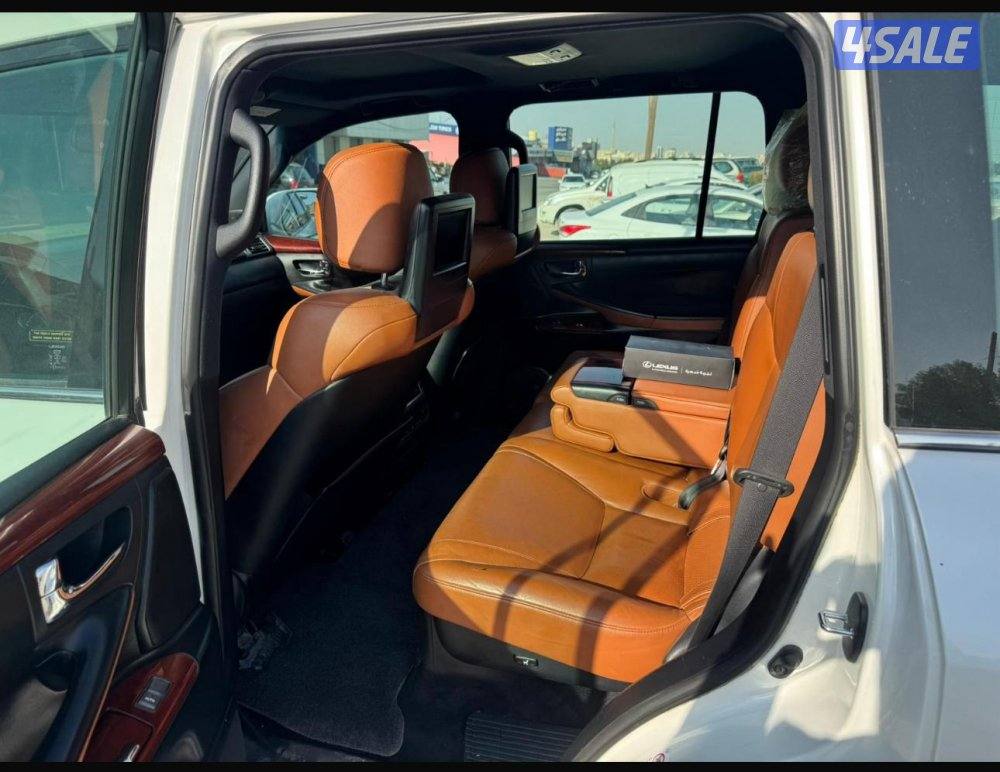 لكزس LX570 ٢٠١٤ وارد قطر عداد ١٥٠ ألف شرط الفحص صبغ وكاله عدا ٣ أجزاء3