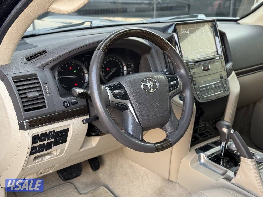 LAND CRUISER GRAND TOURING GXR V8 _20196