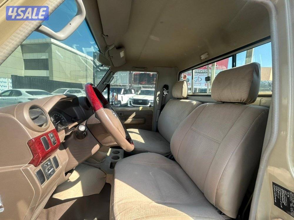 تويوتا لاند كروزر شاص LX .V66