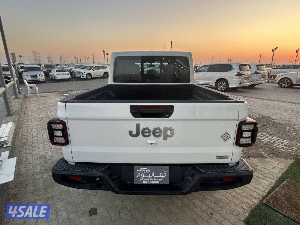 للبيع جيب جلاديتر OVER LAND3