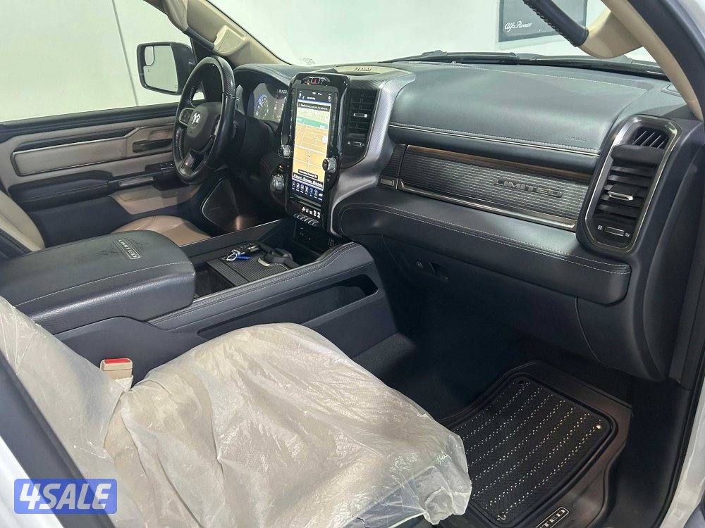 RAM 1500 Limited Crew Cab 20196