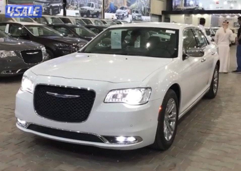 كرايزلر c300 كامل المواصفات ماعدا الفتحه0