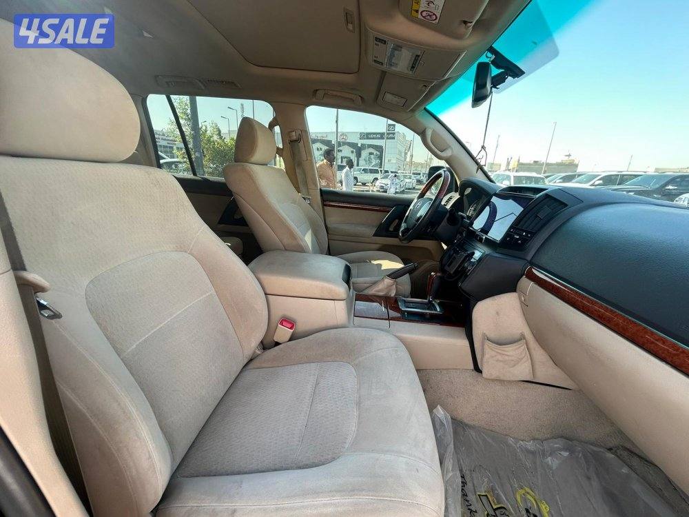 لاند كروزر GXR-V85