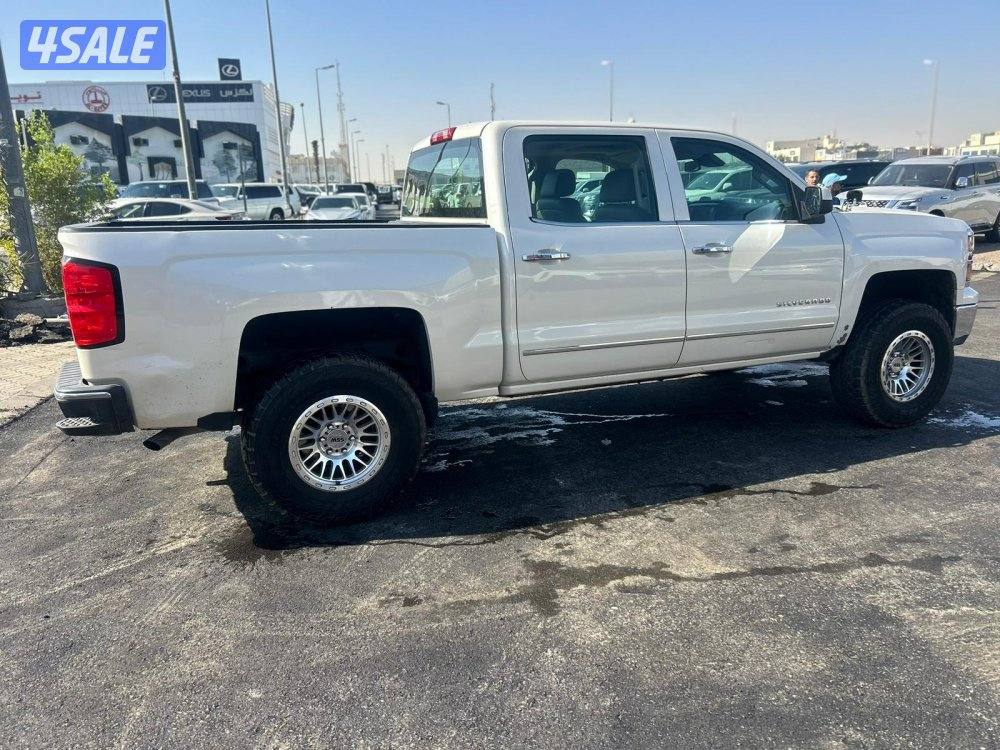 شيفرولية سلفرادو Z71 موديل 20152