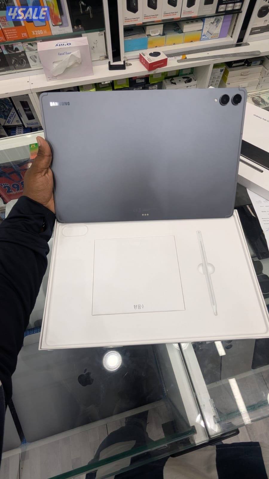 Samsung tab s11 ultra 256 gb wifi used but like new condition1