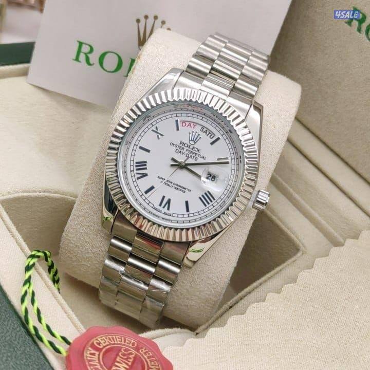 اي ساعه معروضة 12 دينار9