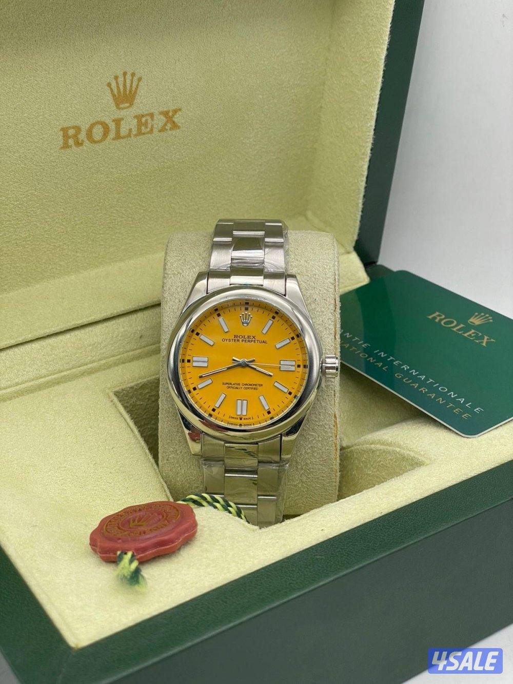 اي ساعه معروضة 12 دينار10