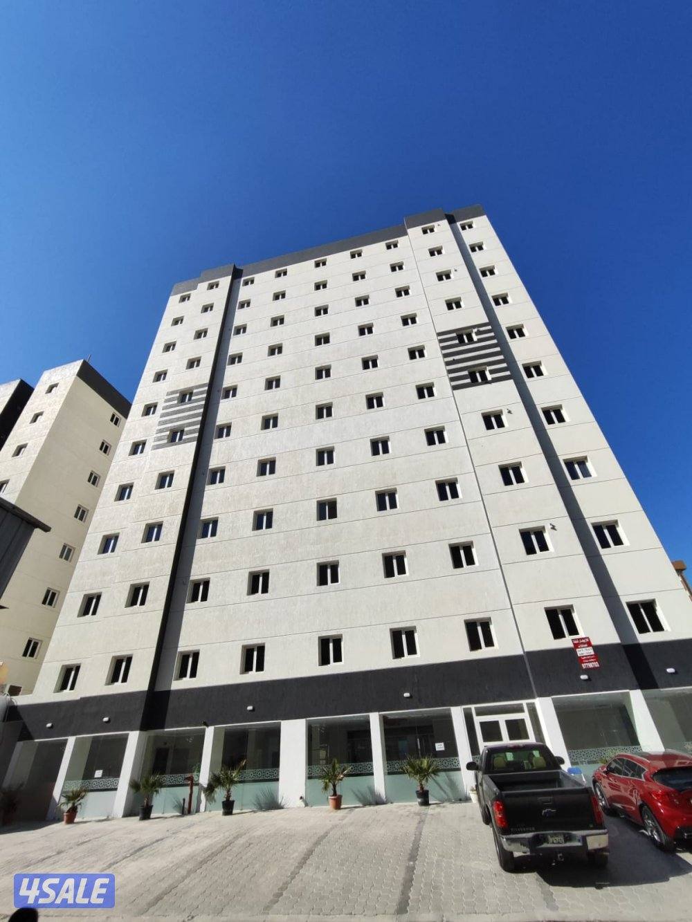 للإيجار شقق بحولي  جميع الأدوارغرفتين منهم واحدة مستر مع باركن سرداب0