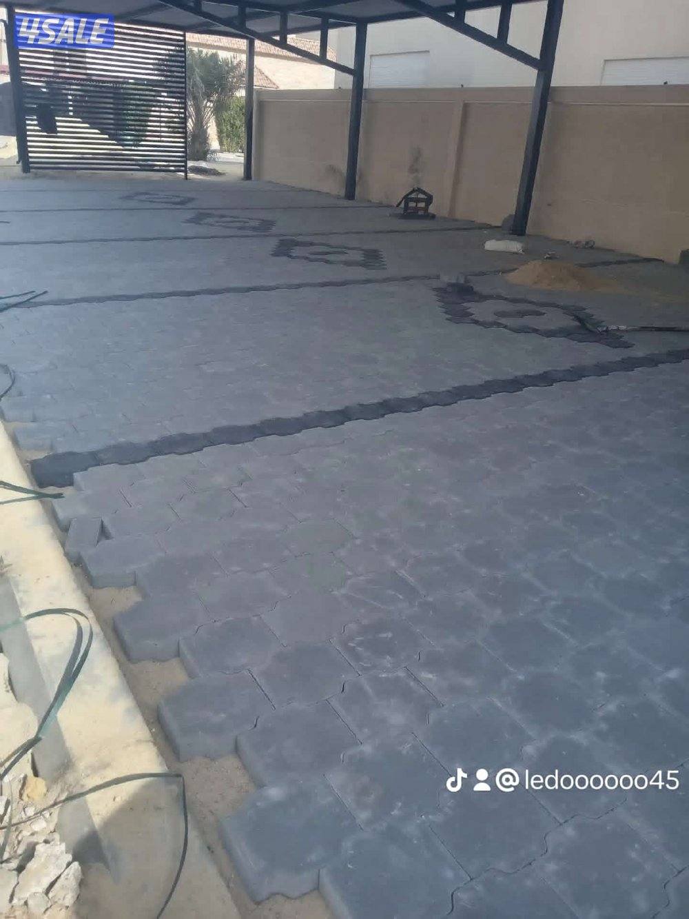 معلم بلاط متداخل وكربستون وكاشي وصب مزييك ارضيات وتركيب الحداق وتيل اص8