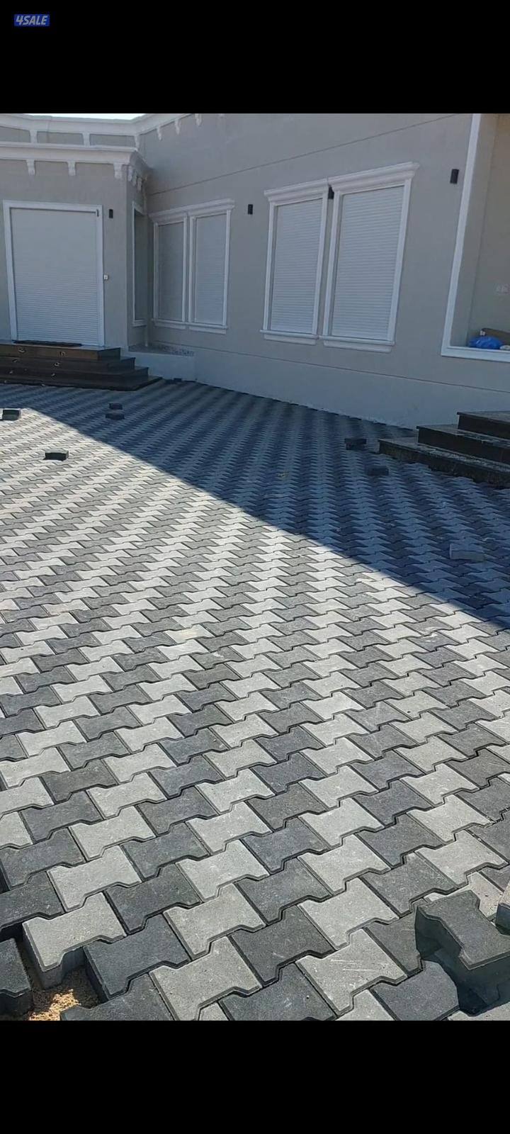 معلم بلاط متداخل وكربستون وكاشي وصب مزييك ارضيات وتركيب الحداق وتيل اص11