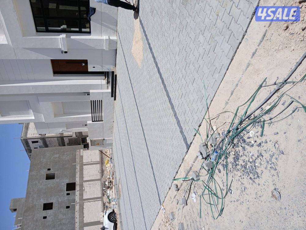 معلم بلاط متداخل وكربستون وكاشي وصب مزييك ارضيات وتركيب الحداق وتيل اص12