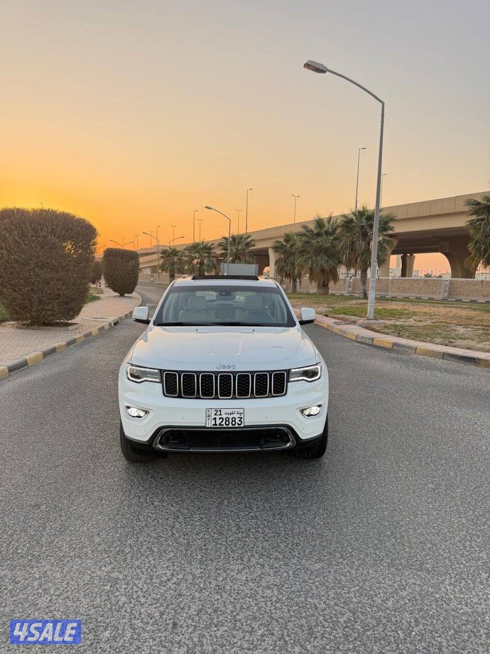 قراند شروكي ليمتد 2021 ماشي 90 الف بحالة الوكالة اعلى درجه بالوكاله2