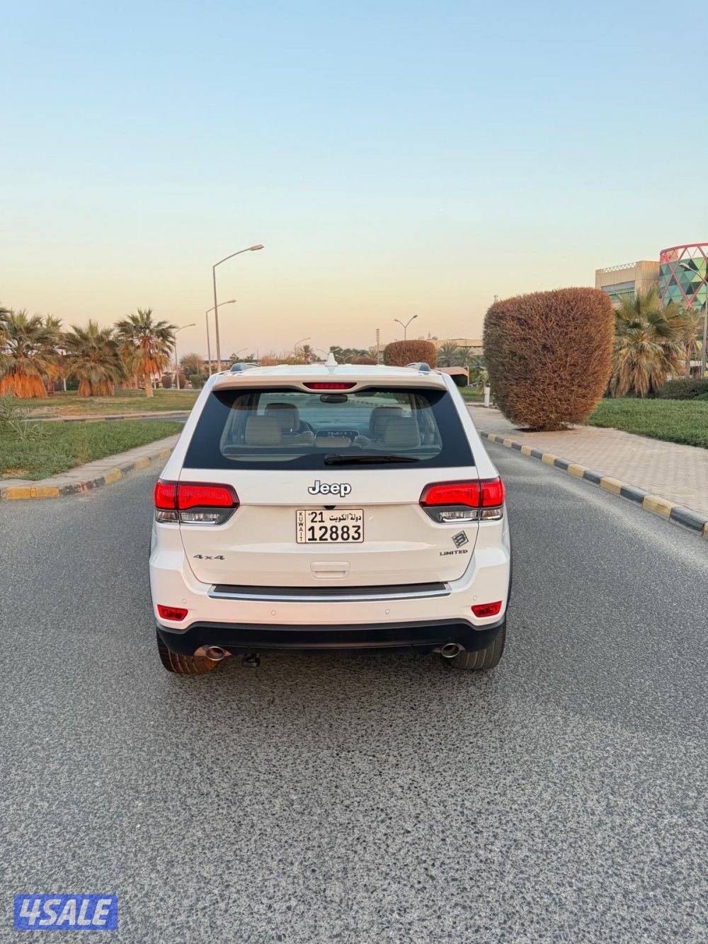 قراند شروكي ليمتد 2021 ماشي 90 الف بحالة الوكالة اعلى درجه بالوكاله4