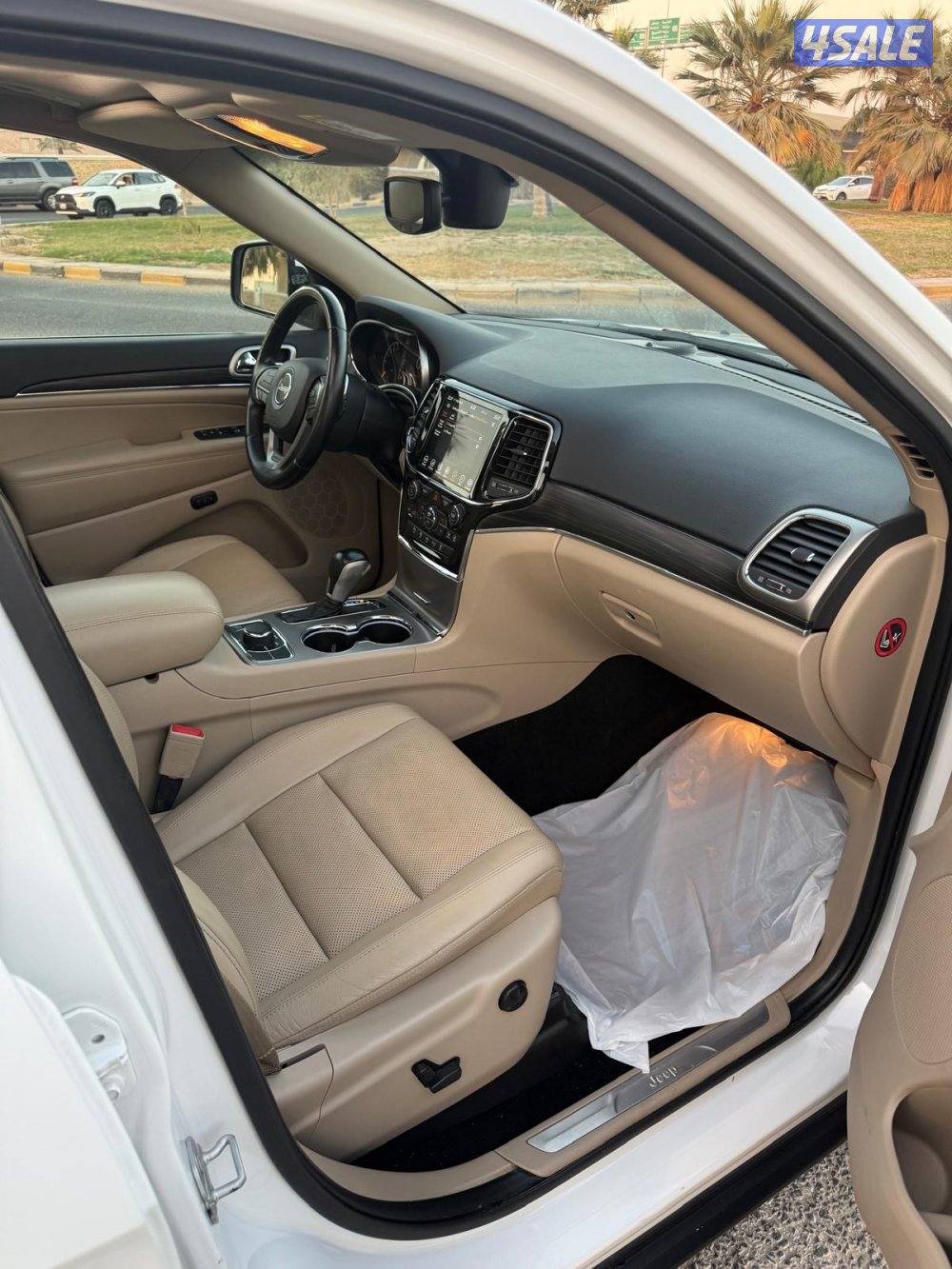 قراند شروكي ليمتد 2021 ماشي 90 الف بحالة الوكالة اعلى درجه بالوكاله7