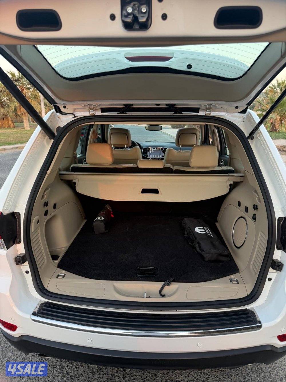 قراند شروكي ليمتد 2021 ماشي 90 الف بحالة الوكالة اعلى درجه بالوكاله8