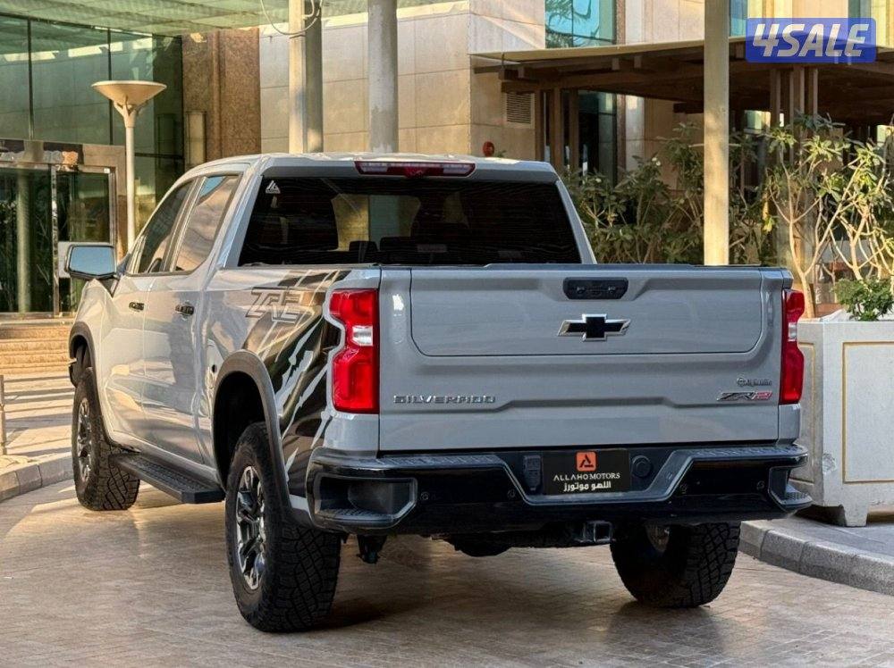 سلفرادوZR2 6.2 موديل2024 عداد38الف وارد الغانم تحت الكفاله+الصيانه2