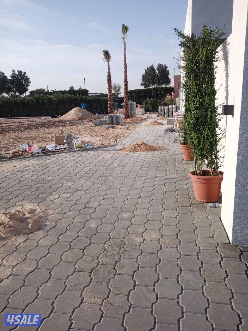 معلم فني لتركيب وتوريد البلاط المتداخل والكربستون وتنسيق الحداق7