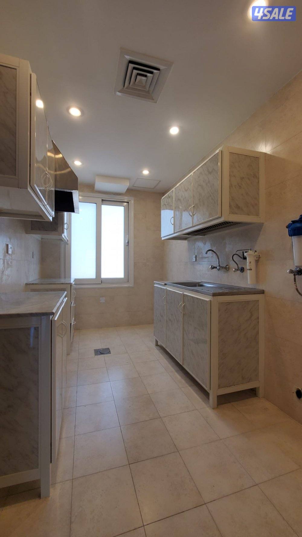 للايجار شقه في منطقه مشرف مع روف5