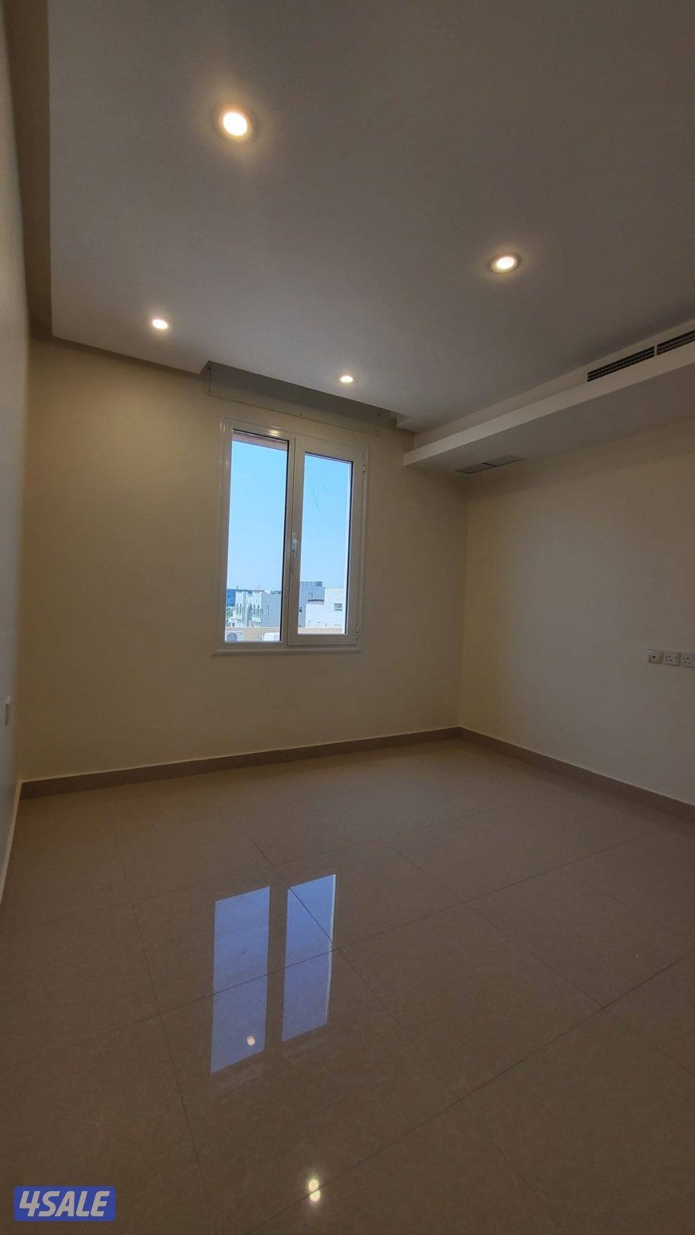 للايجار شقه في منطقه مشرف مع روف6