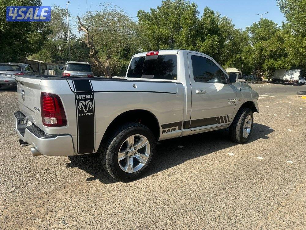 نظيف دودج رام فئة سبورت 4x4 المالك الاول ممشى قليل ٢٠١٧3