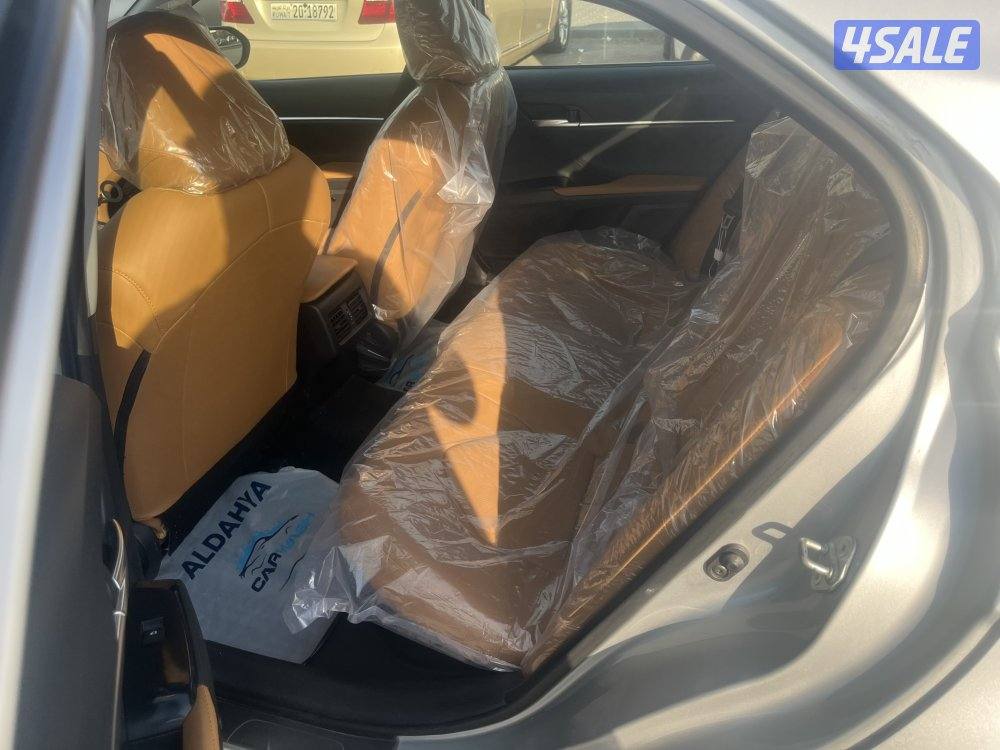 للبيع كامري هايبرد موديل 20205