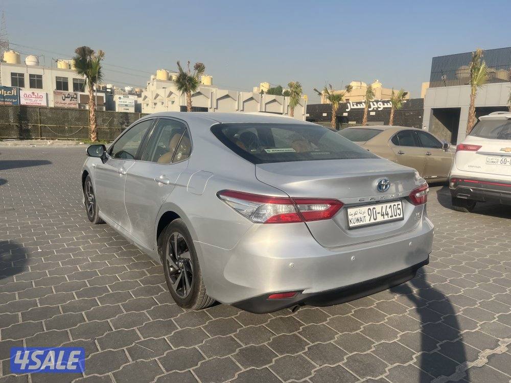 للبيع كامري هايبرد موديل 20206