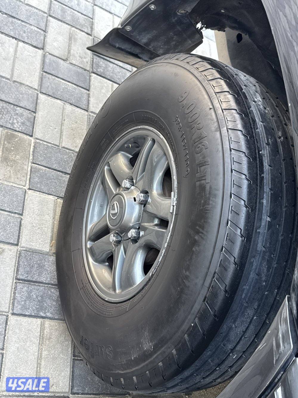 لكزس موديل ٩٩5