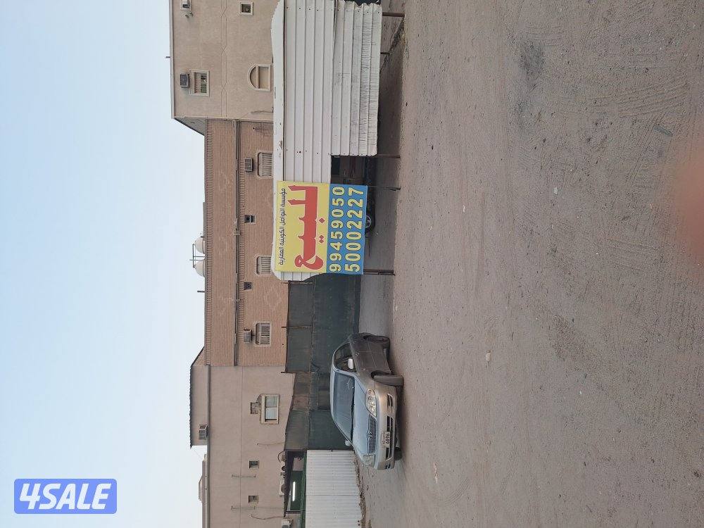 للبيع بيت بالظهر بطن وظهر وارتداد مقابل السابع0