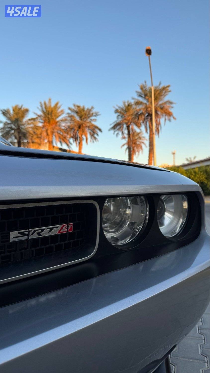 للبيع دودج تشالنجر SRT8 2013 بيعة سريعة8