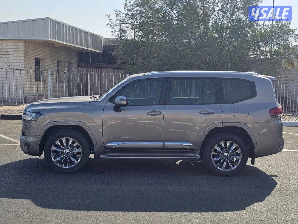 Toyota LandCruiser GXR 2022 Aero3