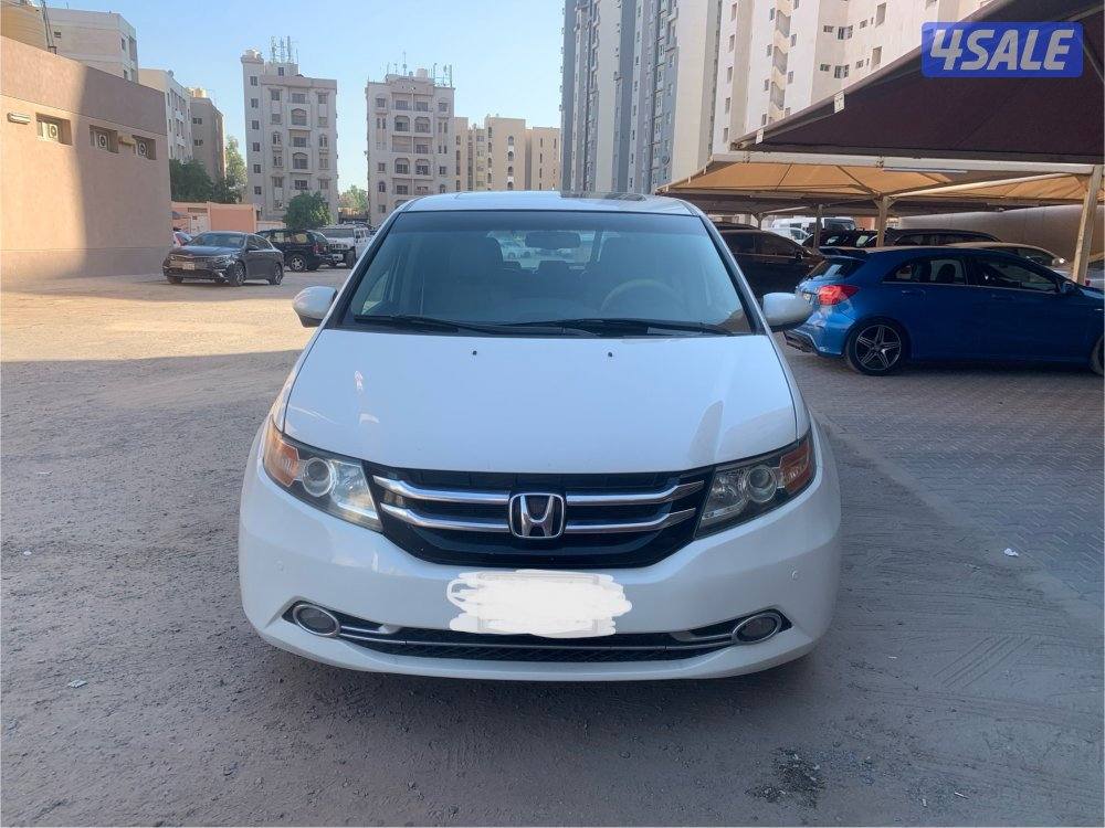 للبيع هوندا اوديسي كامل المواصفات موديل ٢٠١٥1