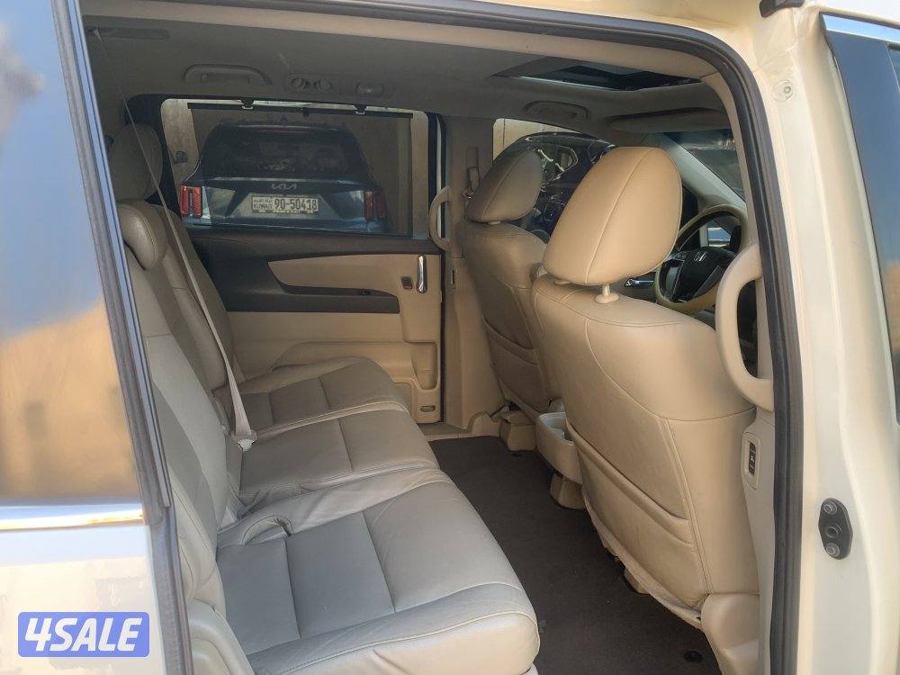 للبيع هوندا اوديسي كامل المواصفات موديل ٢٠١٥5