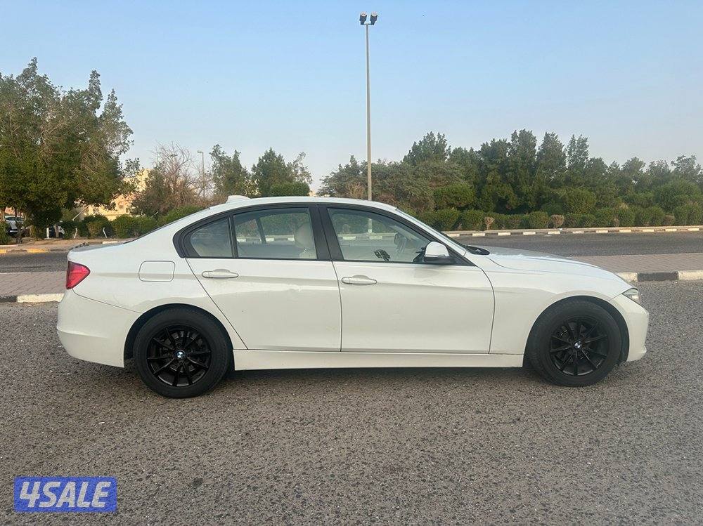 BMW 320i موديل 2012 ماشي 89الف فقط3