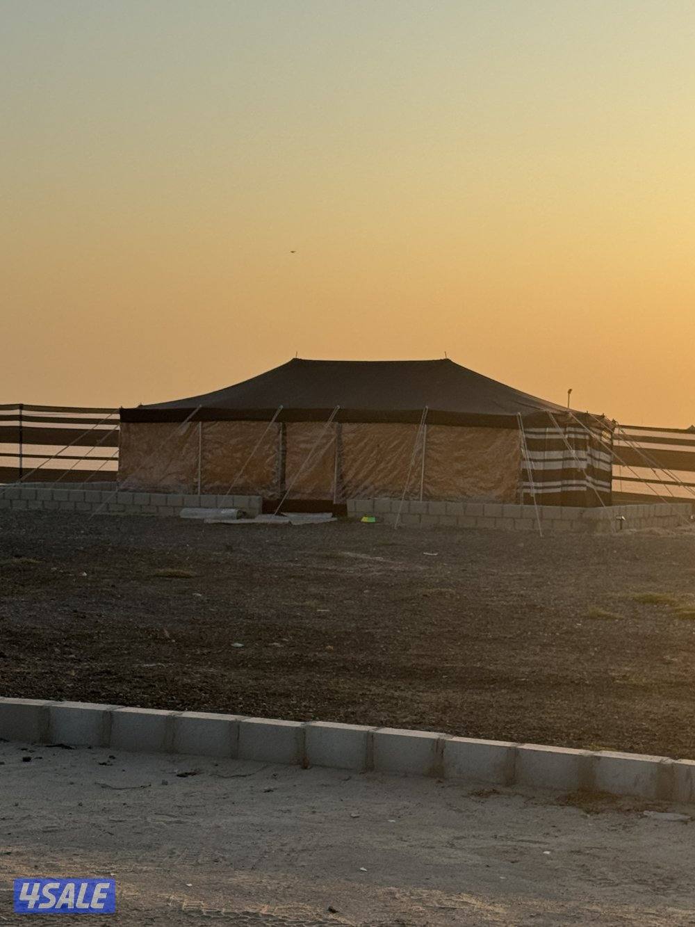 للبيع مخيم كامل3