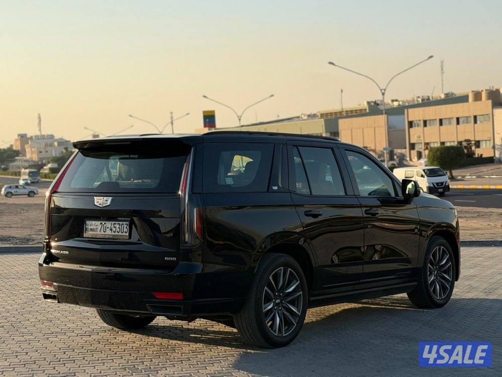 اسكاليد بلاتينيوم S سبورت 2023 وارد الوكالة صبغ الوكالة2