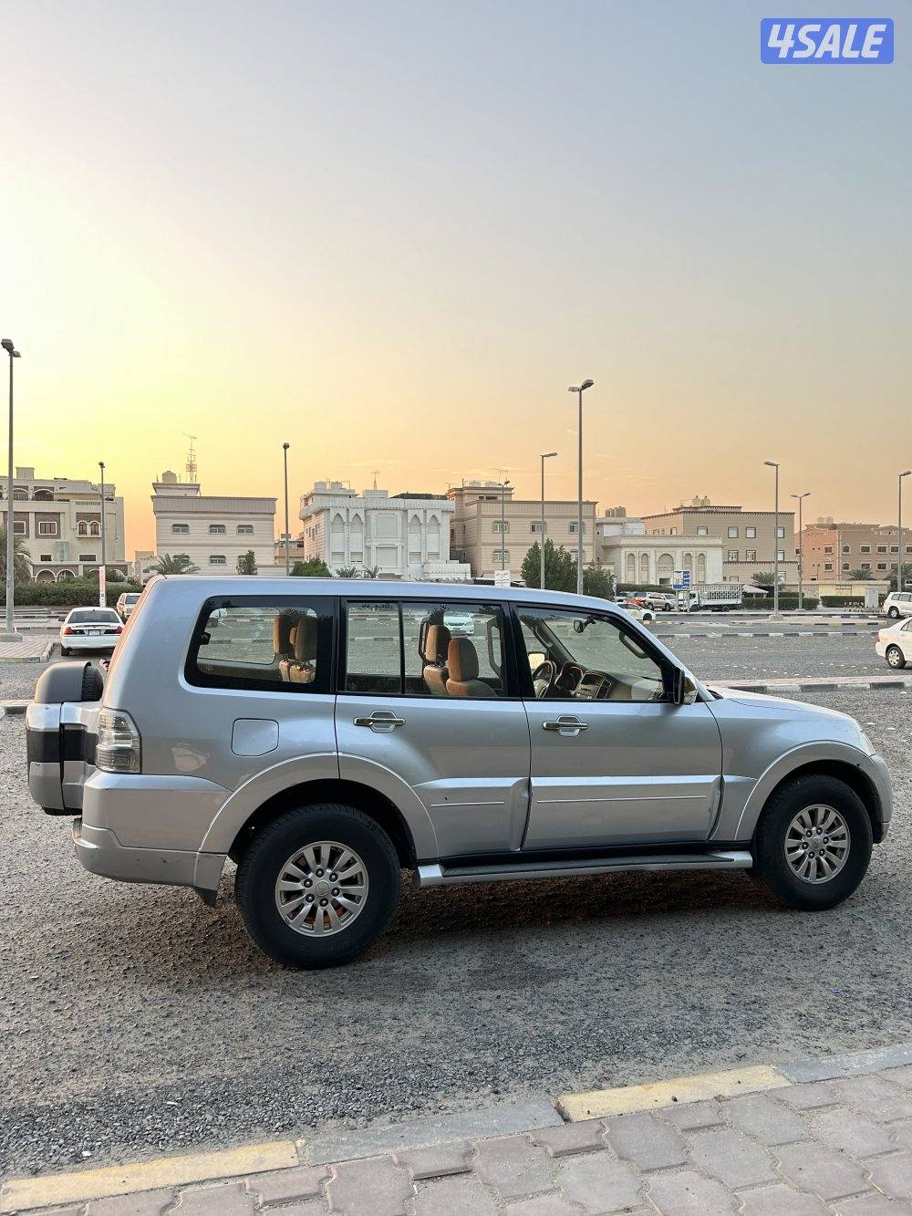 للبيع باجيرو موديل 2015 وكالة الملا6