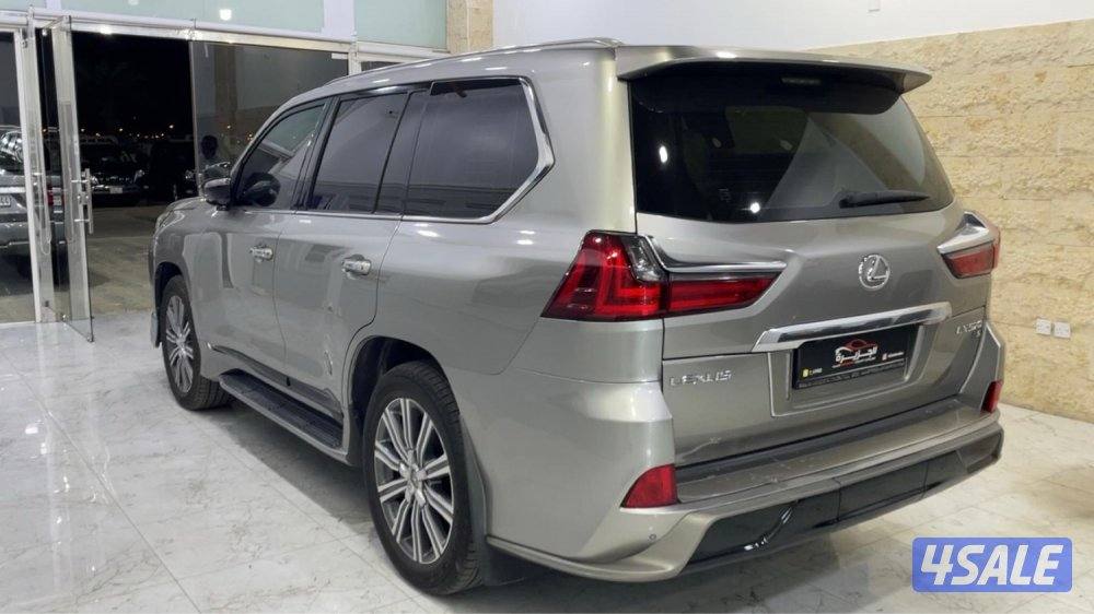 للبيع جيب لكزس 2017 صبغ الوكاله2