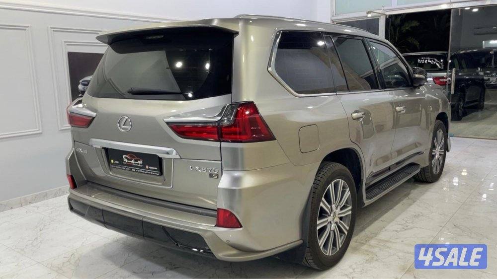 للبيع جيب لكزس 2017 صبغ الوكاله3