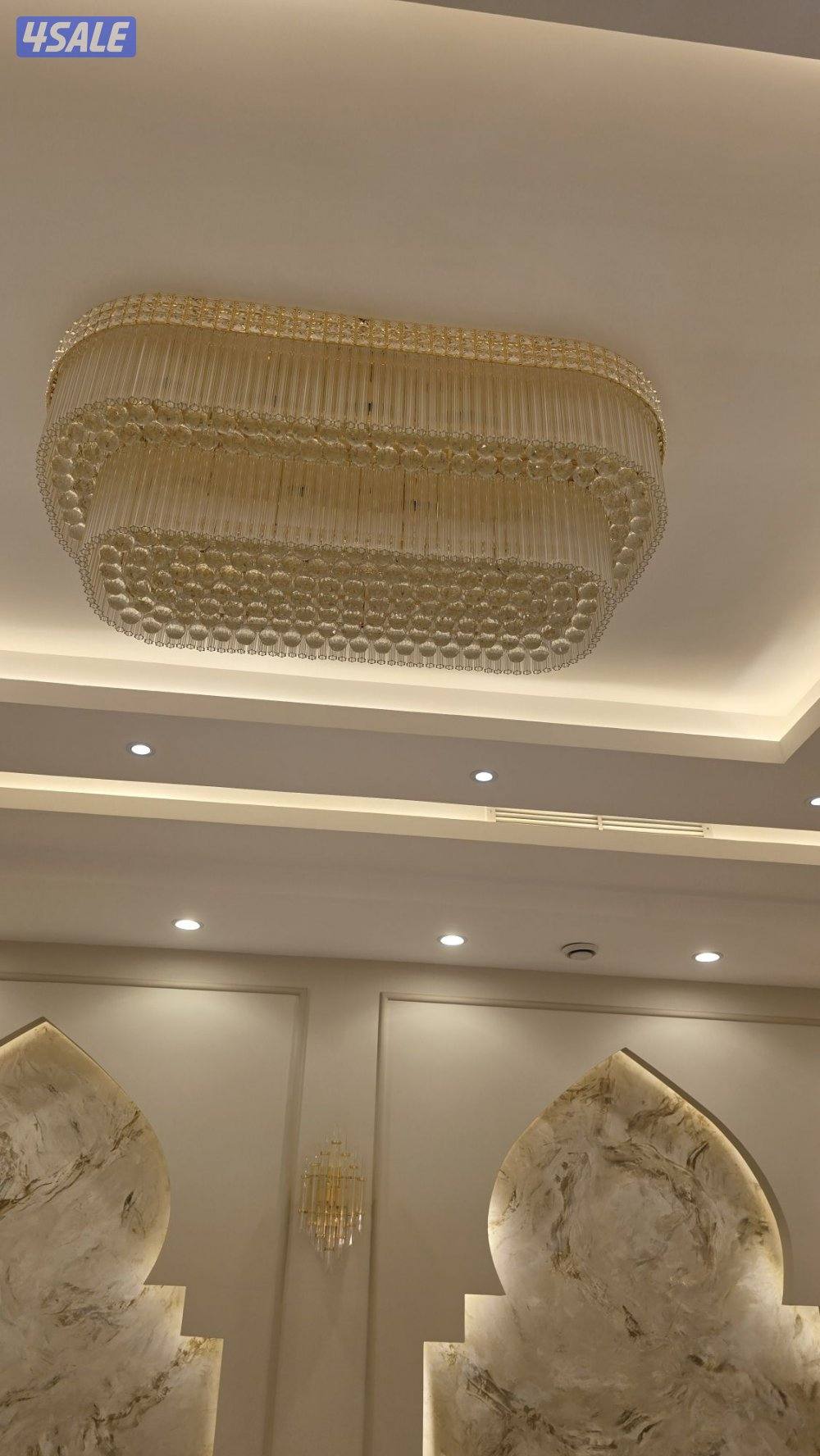 ثريات وحدة كبير  ٢ متر وثنتين صغار ١ متر1