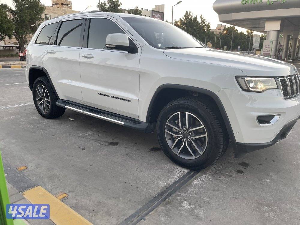 Jeep Grand Cherokee larido5