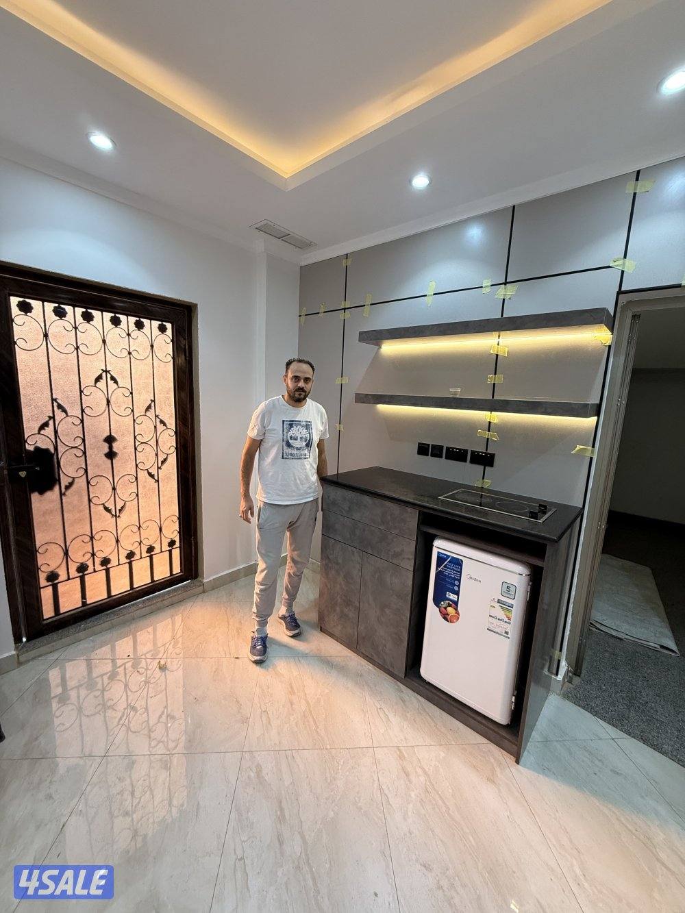 ابواحمدلعمل جميع انواع الديكورات الخشبيه جميع مناطق الكويت0