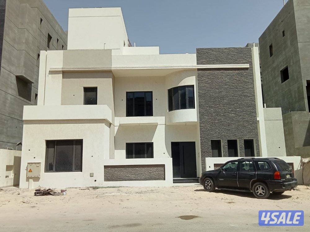 للبيع بيت في جنوب عبدالله المبارك وغرب0