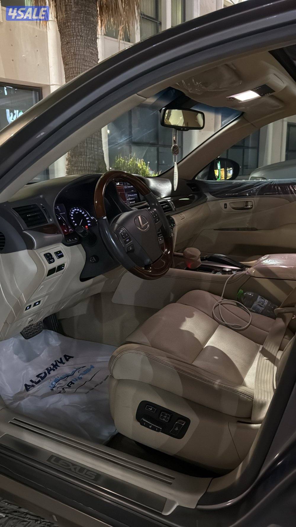 للبيع لكزس 2015 الساير نظيف4