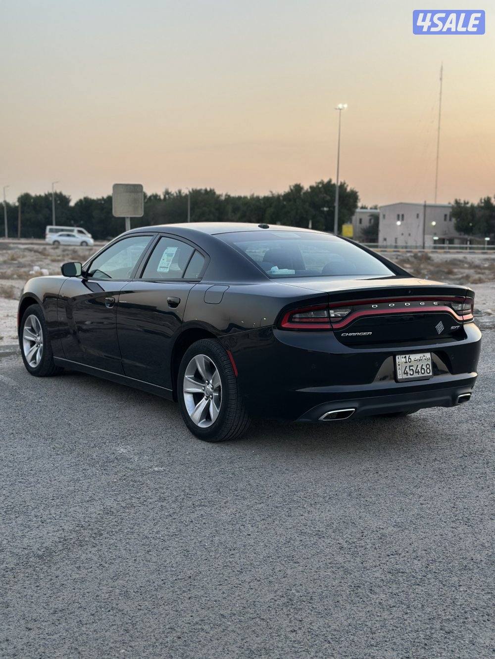 للبيع شارجر موديل2018 ماشي70 الف حالة وكالة0