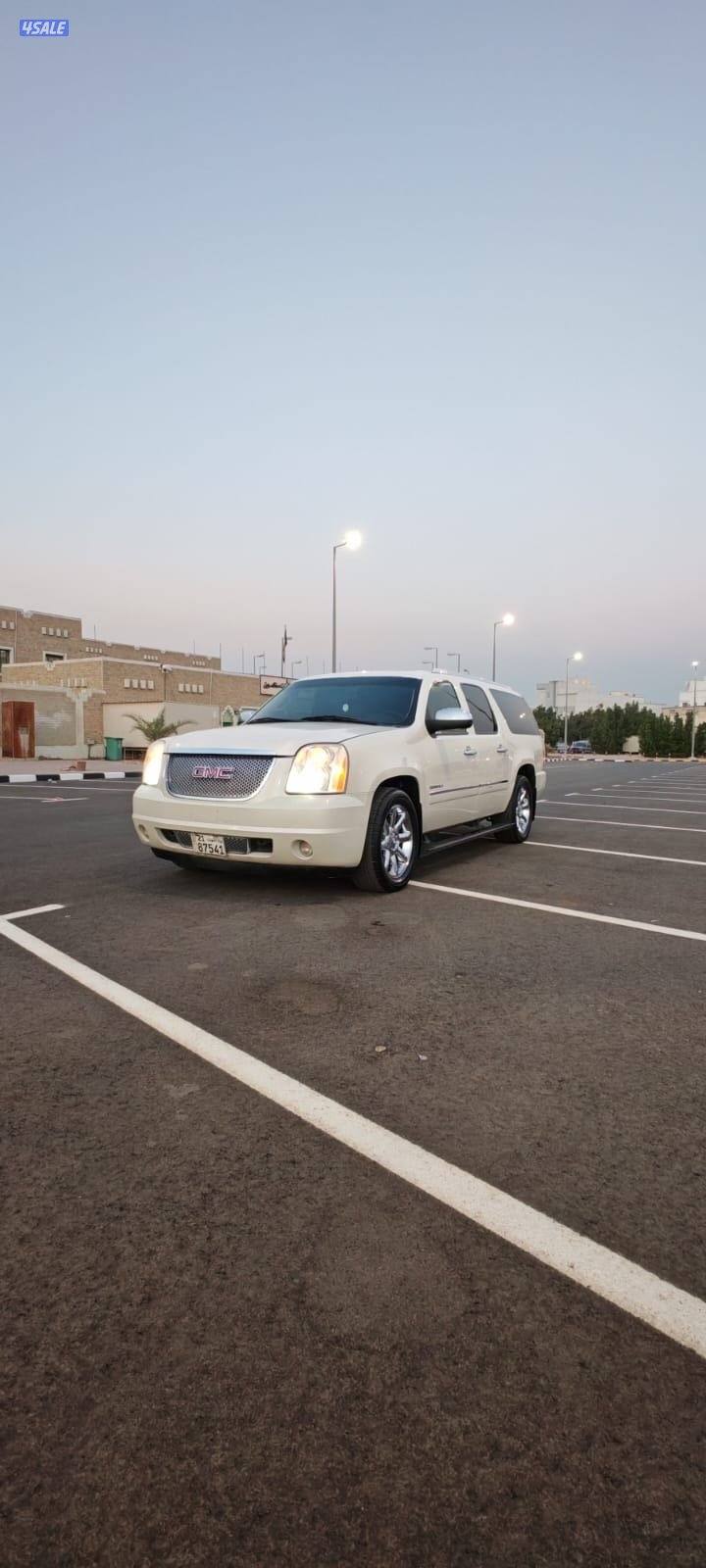 يوكن اكس ال دبل جير ٢٠١٢ ماشي ٣٢٨ الف صبغ الوكاله ماعدا كف اليد (٢)1