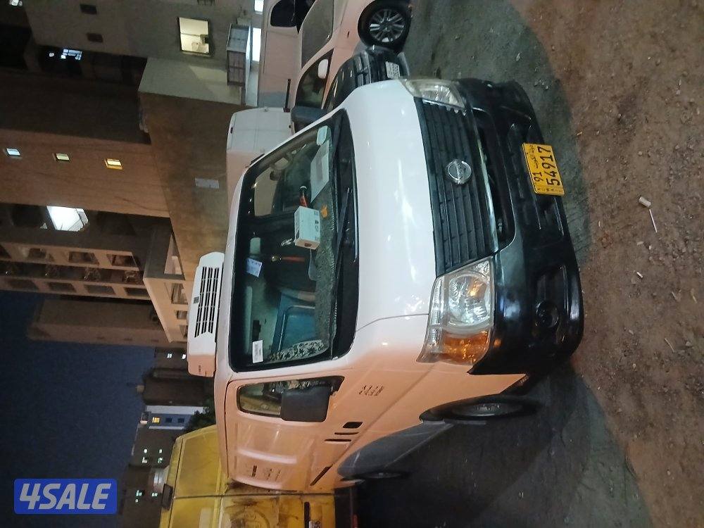 باص نيسان ثلاجه لنقل جميع الاغراض مواد غذائيه وشغل للحفلات1