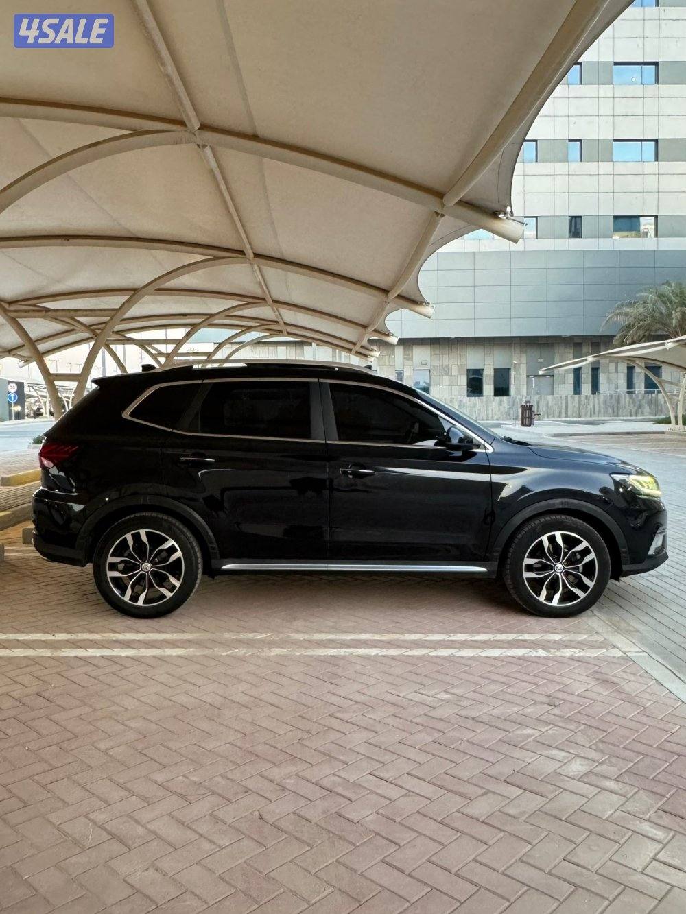 السلام عليكم للبيع RX5 شرط الفحص بل كامل لا أرغب بل بدل3