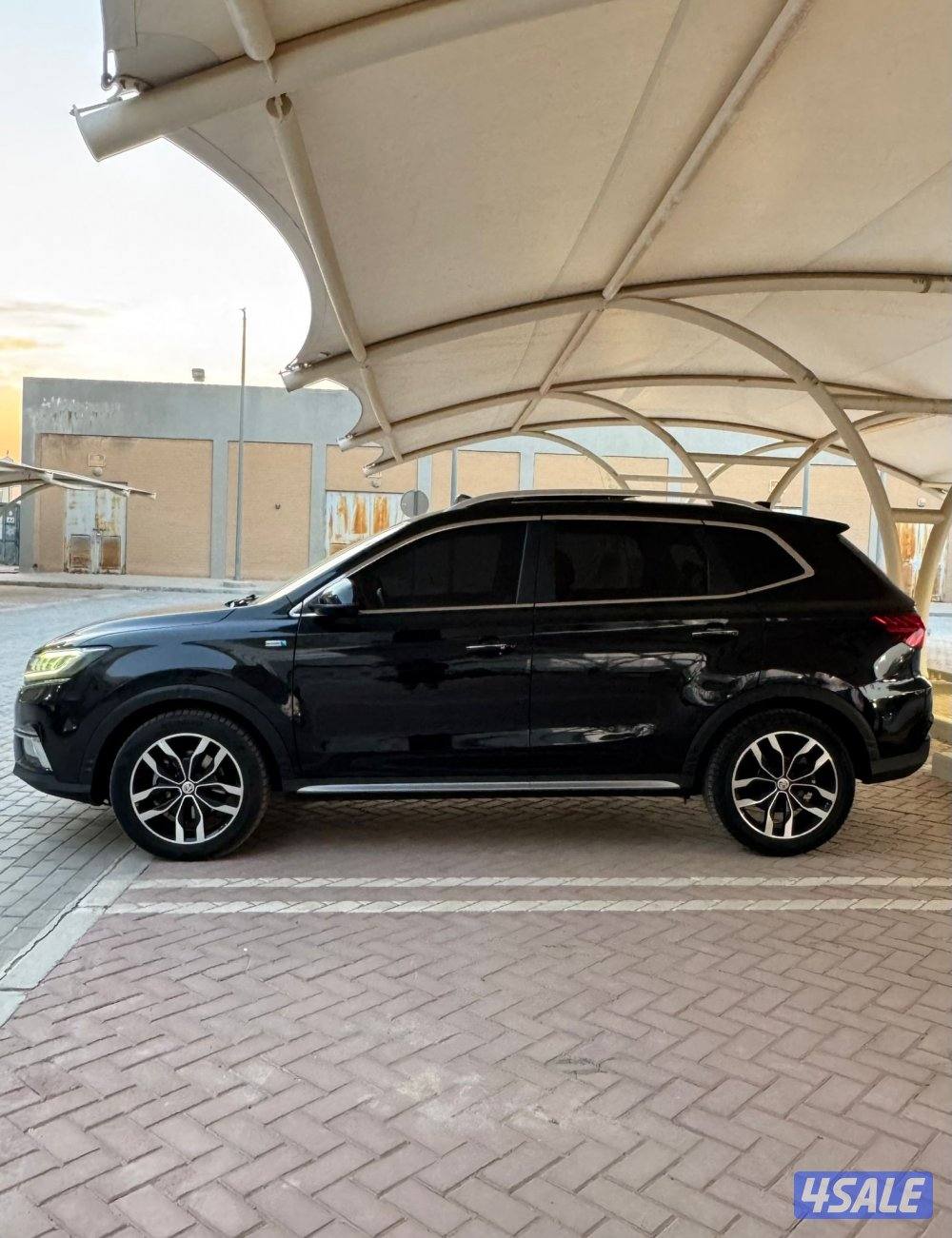 السلام عليكم للبيع RX5 شرط الفحص بل كامل لا أرغب بل بدل4