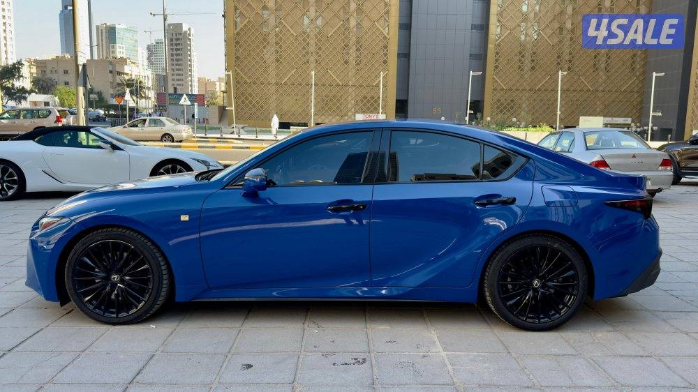 لكزس ìs300/ موديل 2021/ عداد 89 ألف/ صبغ الوكالة4